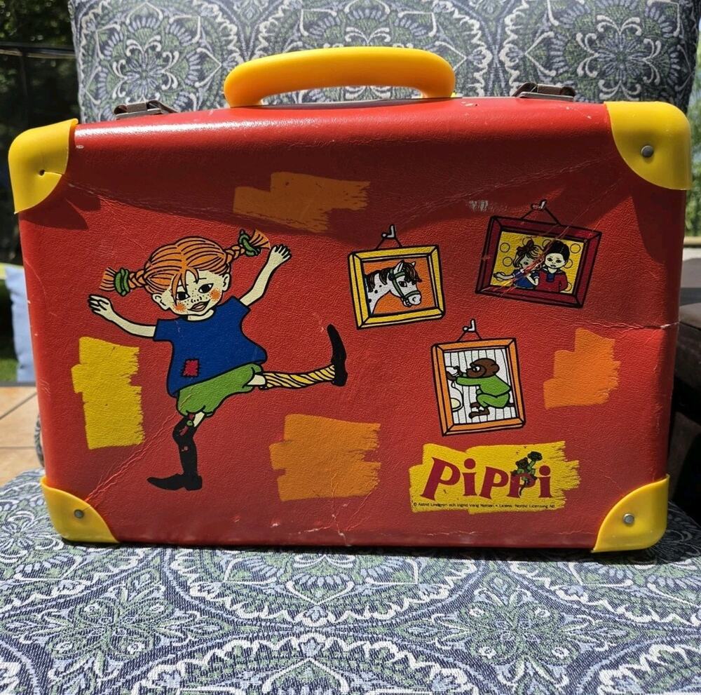 Vintage Pippi Longstocking Red Travel Suitcase Carry Case Children's Luggage...